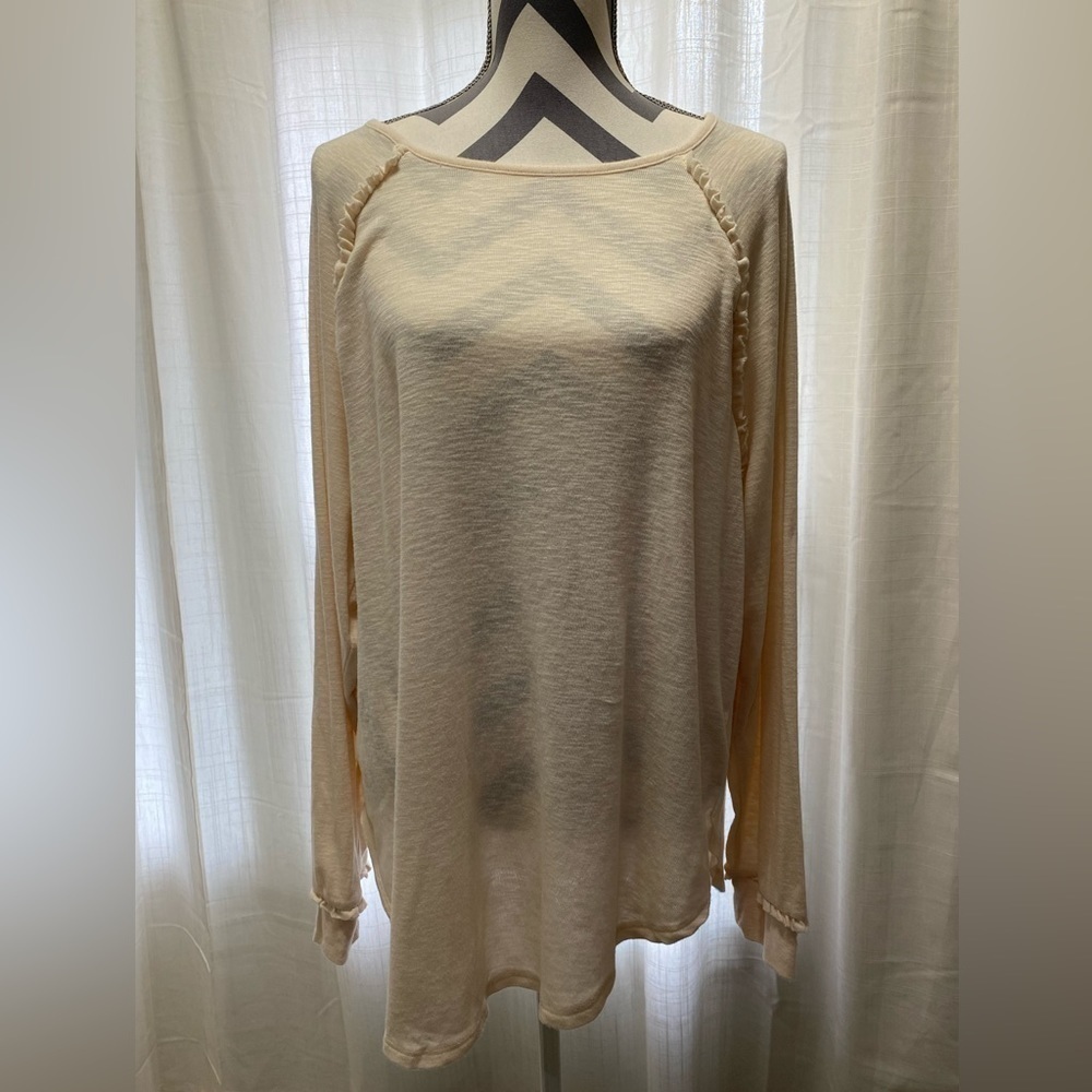 Women’s Lauren Conrad cream colored lightweight long sleeve Sweater - Picture 2 of 7